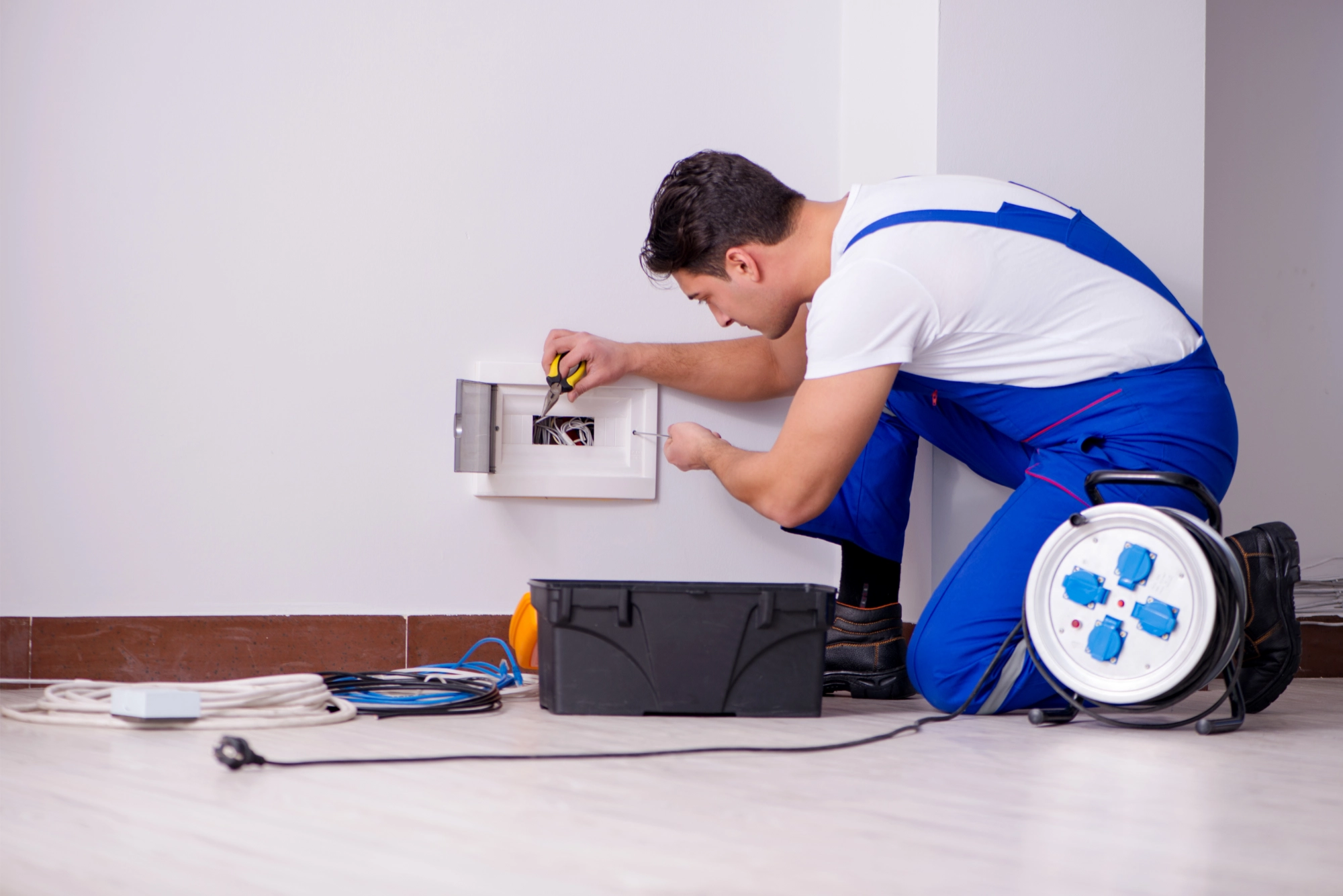 6 Questions to Ask Before Hiring an Electrical Repair Service
